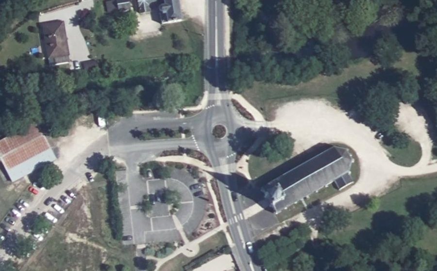 Vue aérienne du Rond-point anonyme n°1331560854