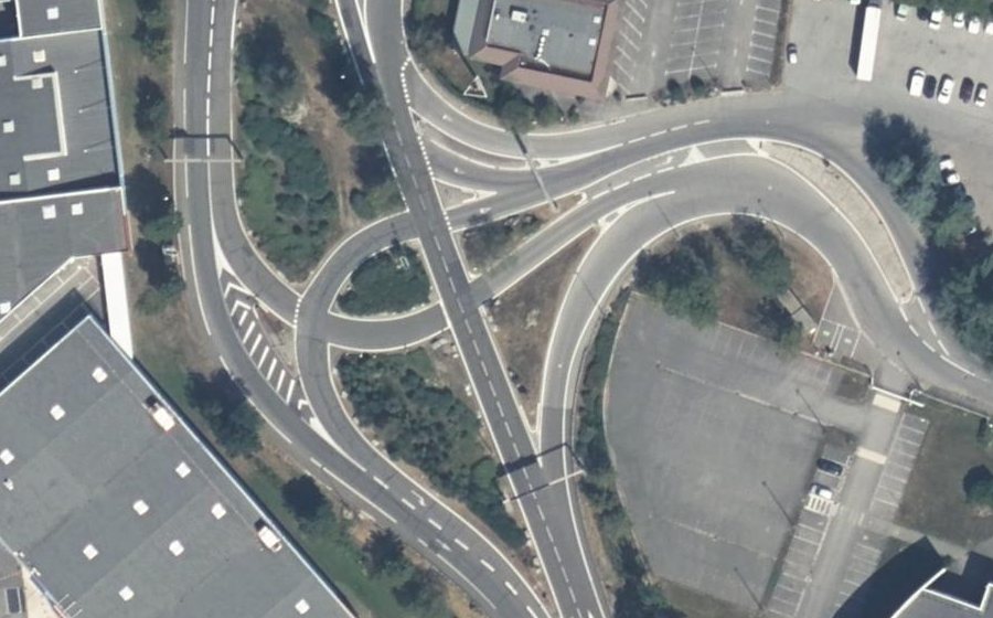 Vue aérienne du Rond-point anonyme n°1331663025