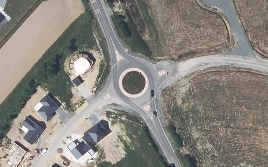 Vue aérienne du Rond-point anonyme n°1332668256
