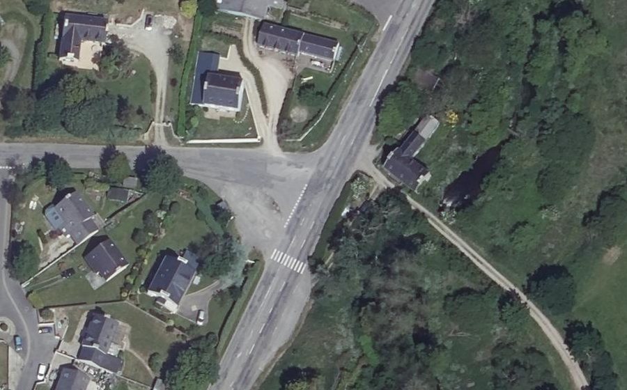 Vue aérienne du Rond-point anonyme n°1332923210