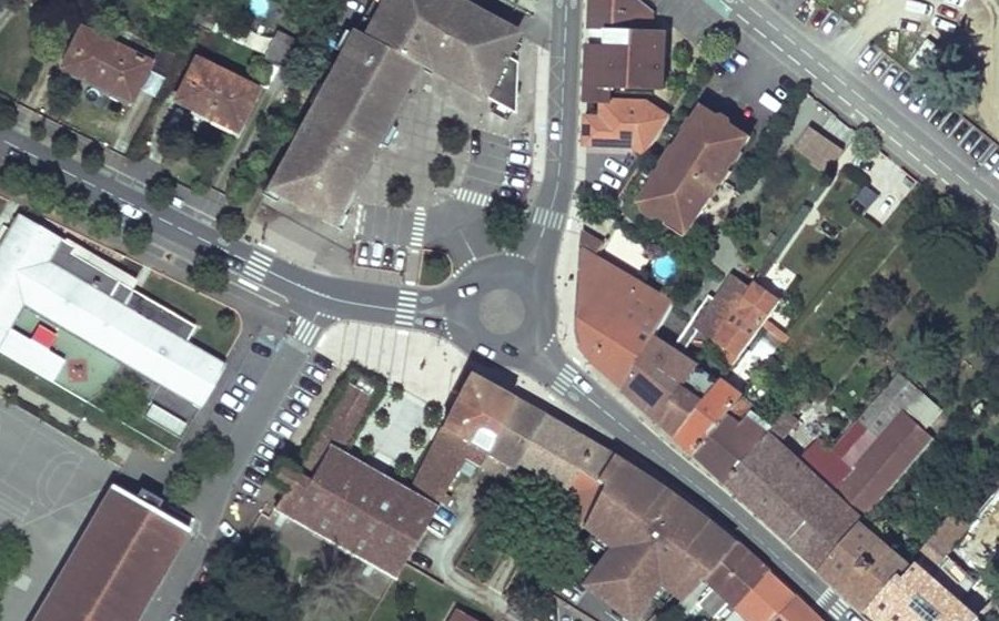 Vue aérienne du Rond-point anonyme n°1333197867