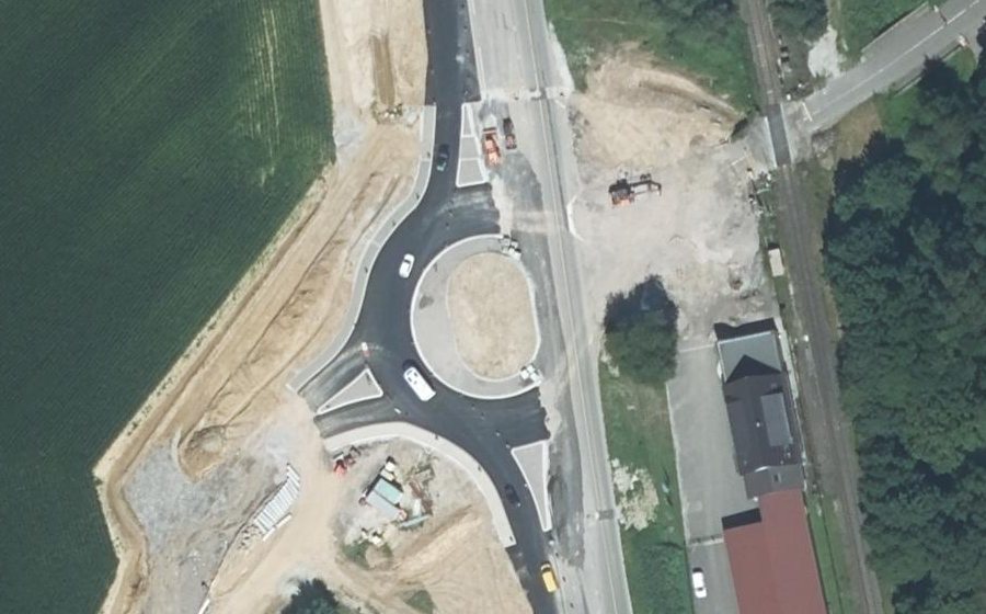 Vue aérienne du Rond-point anonyme n°1333422620
