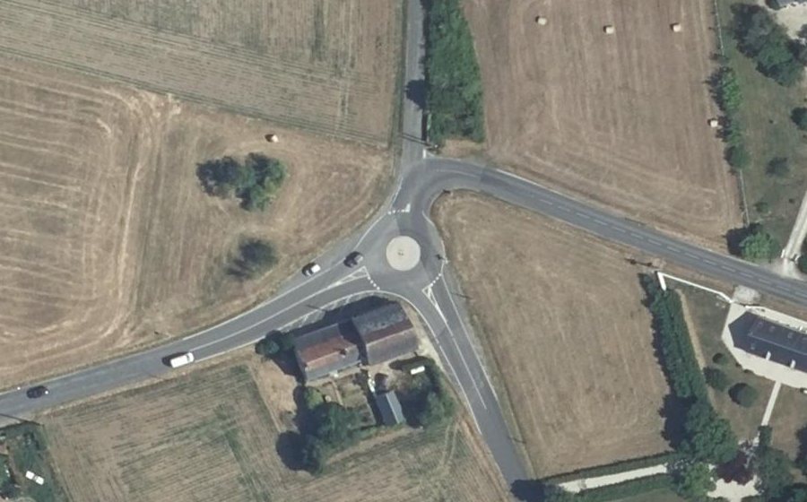 Vue aérienne du Rond-point anonyme n°1333449006