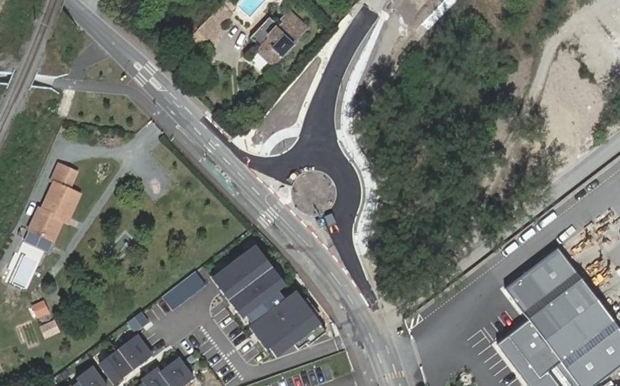 Vue aérienne du Rond-point anonyme n°1333471297
