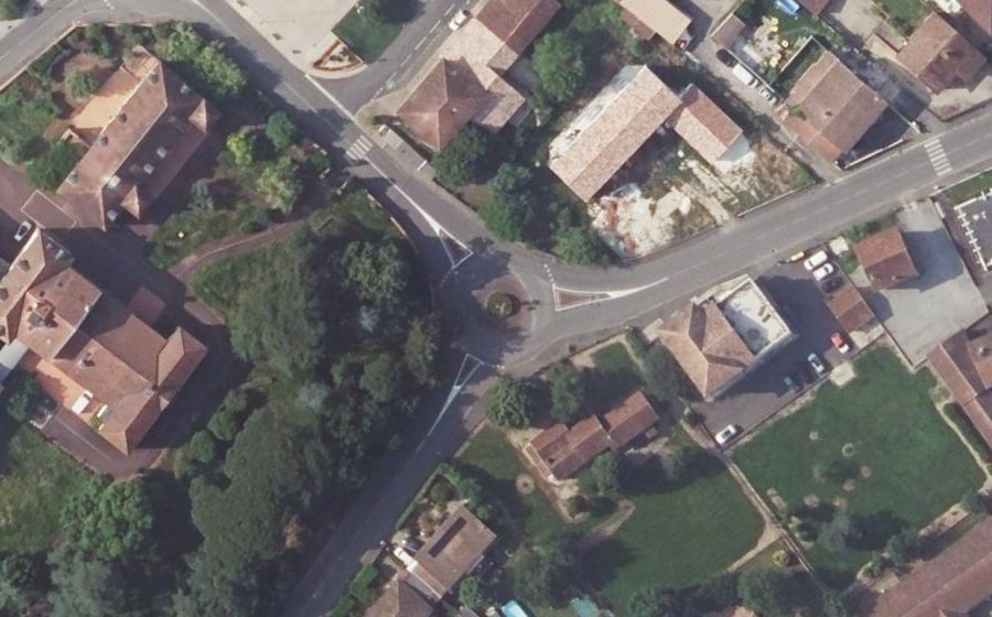 Vue aérienne du Rond-point anonyme n°133405015