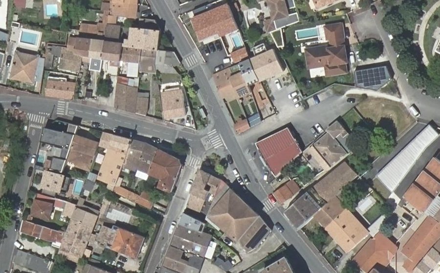 Vue aérienne du Rond-point anonyme n°1334267004