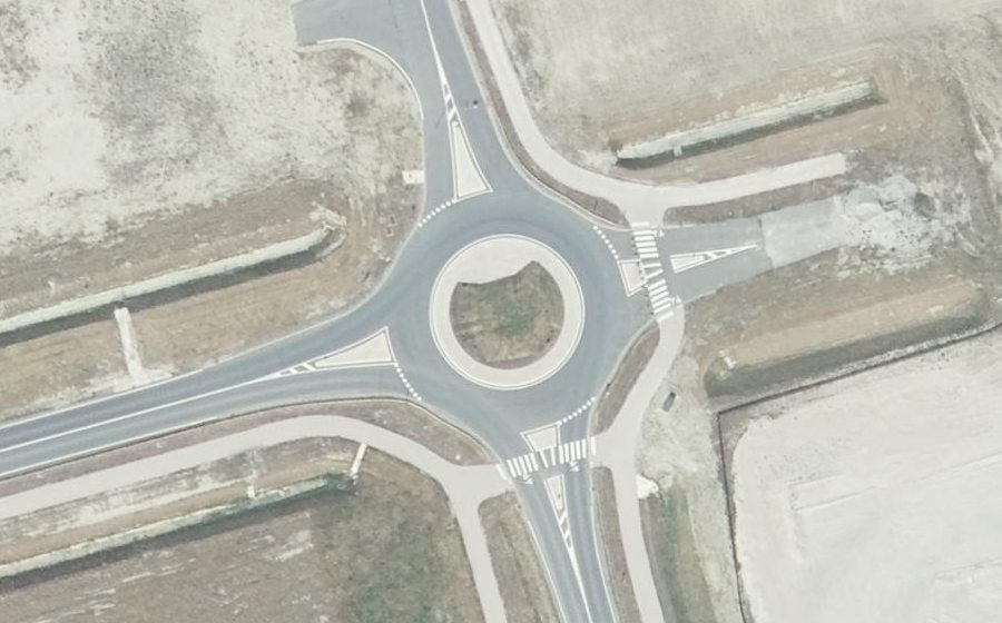 Vue aérienne du Rond-point anonyme n°1334362512