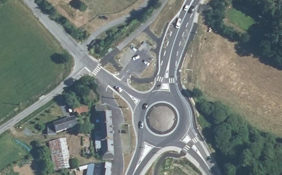 Vue aérienne du Rond-point anonyme n°1334565956