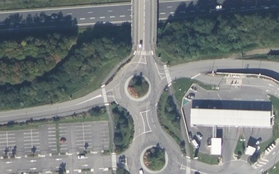 Vue aérienne du Rond-point anonyme n°1334571148
