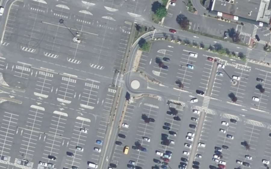 Vue aérienne du Rond-point anonyme n°1335062591