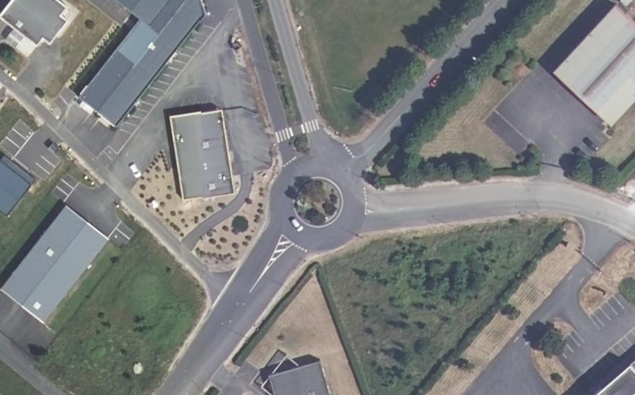 Vue aérienne du Rond-point anonyme n°133528927