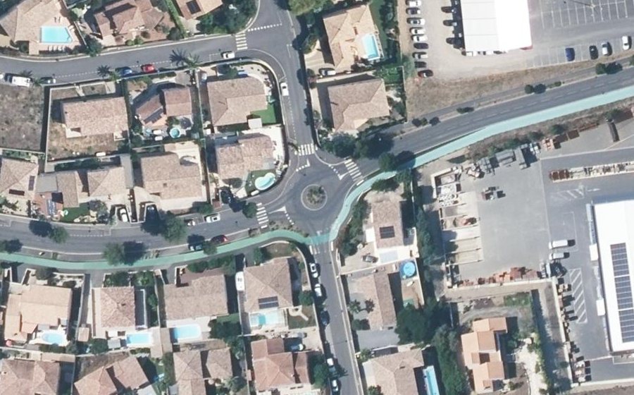 Vue aérienne du Rond-point anonyme n°133534009