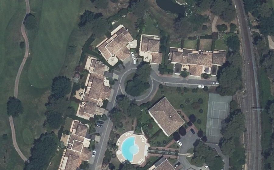 Vue aérienne du Rond-point anonyme n°133560515