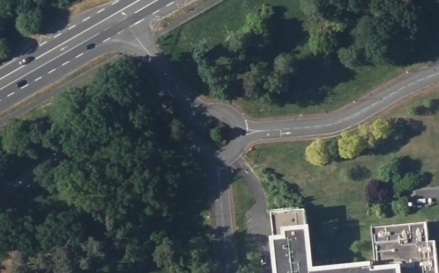 Vue aérienne du Rond-point anonyme n°133625025