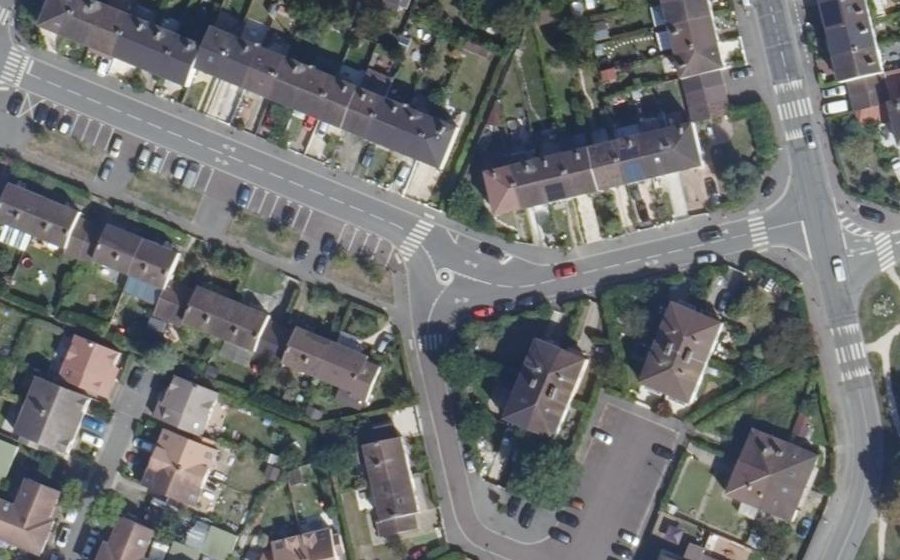Vue aérienne du Rond-point anonyme n°1337092502
