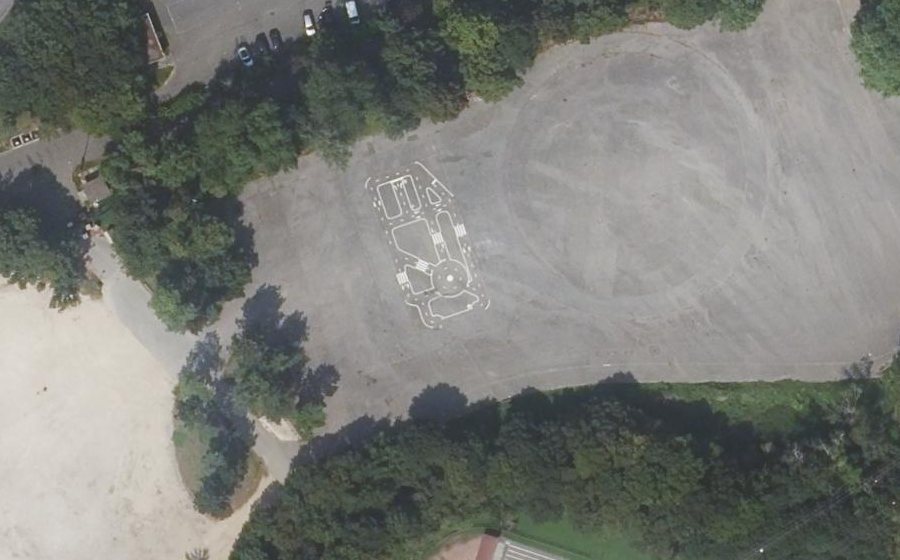Vue aérienne du Rond-point anonyme n°1337200516