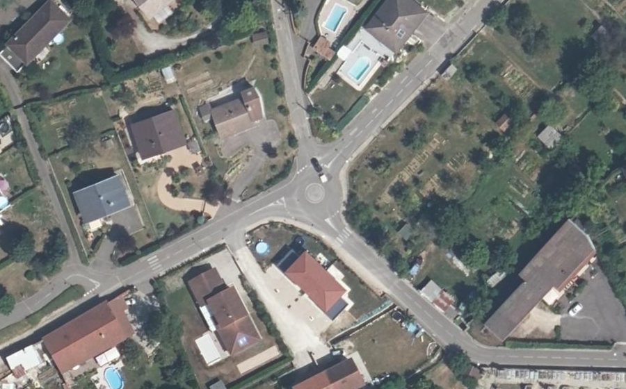 Vue aérienne du Rond-point anonyme n°1337617265