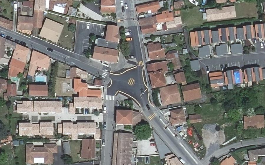 Vue aérienne du Rond-point anonyme n°1338337420