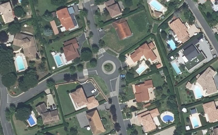Vue aérienne du Rond-point anonyme n°1338385756