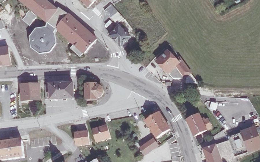 Vue aérienne du Rond-point anonyme n°1338543554