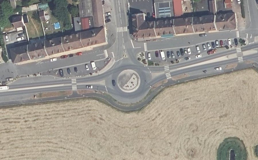 Vue aérienne du Rond-point anonyme n°1339023591