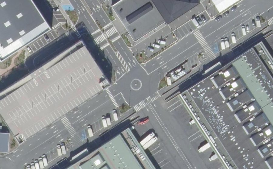 Vue aérienne du Rond-point anonyme n°1339315431