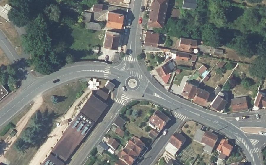 Vue aérienne du Rond-point anonyme n°1339771608