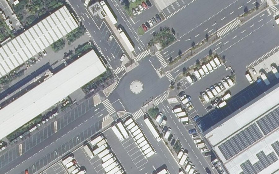Vue aérienne du Rond-point anonyme n°1339890999