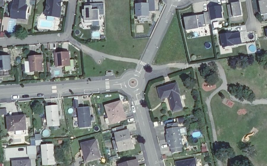 Vue aérienne du Rond-point anonyme n°1340120091