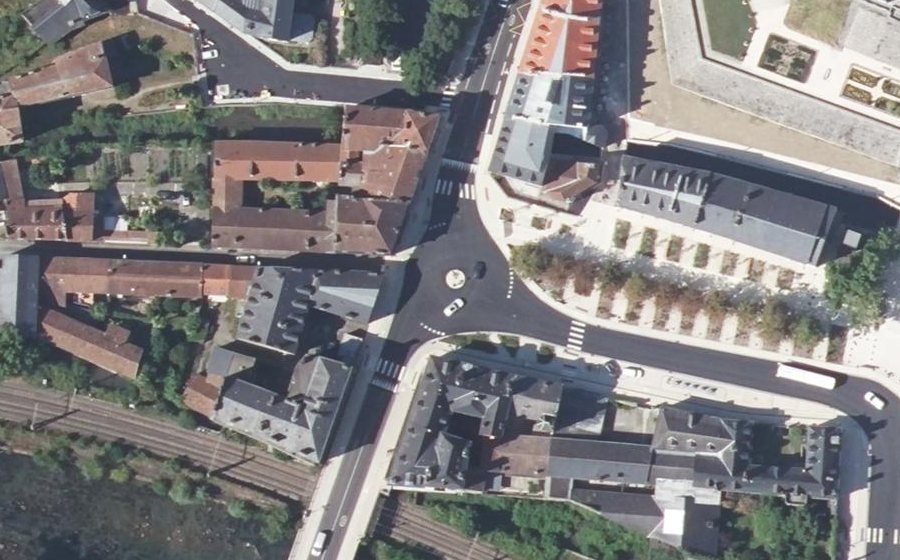 Vue aérienne du Rond-point anonyme n°1341106616