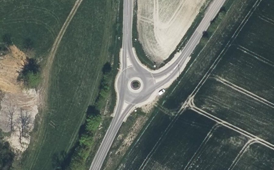 Vue aérienne du Rond-point anonyme n°1341331204