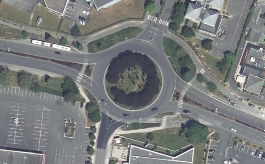 Vue aérienne du Rond-point anonyme n°1341929614