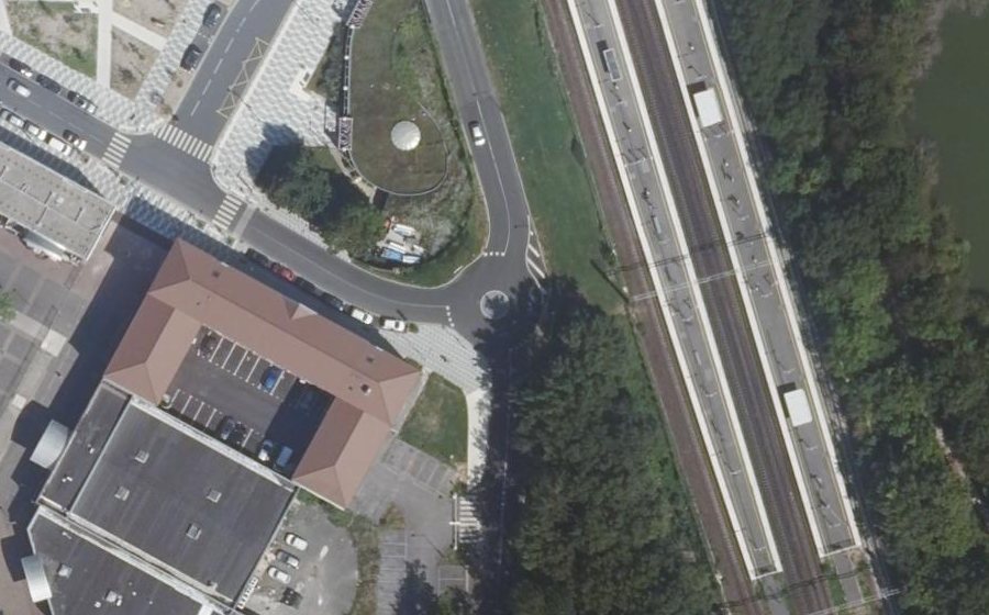 Vue aérienne du Rond-point anonyme n°1342292343