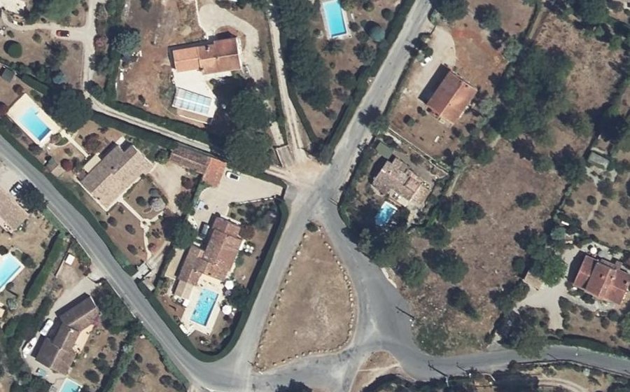 Vue aérienne du Rond-point anonyme n°1342533634