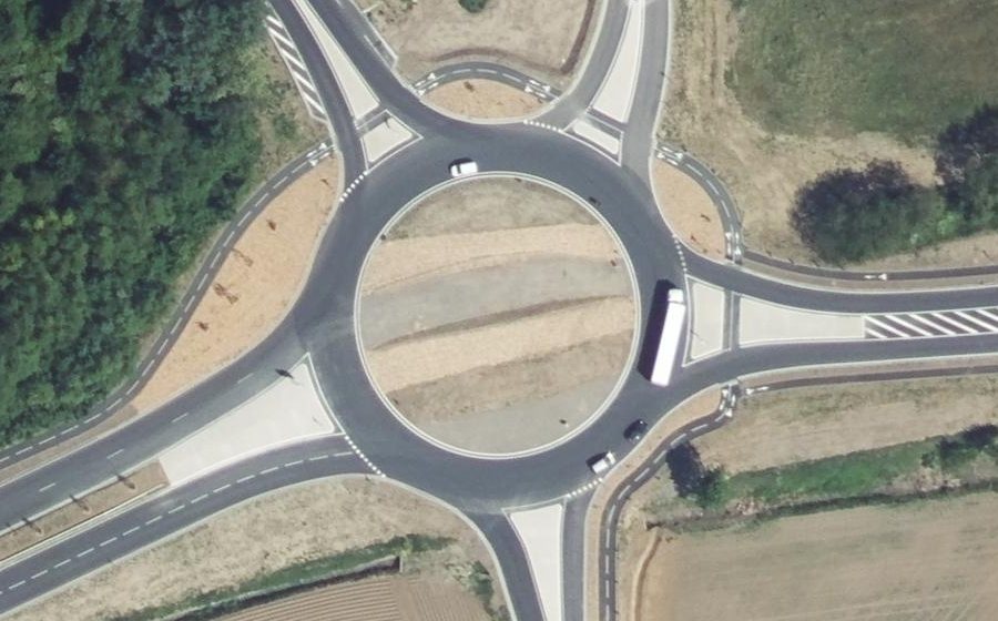Vue aérienne du Rond-point anonyme n°1343007451