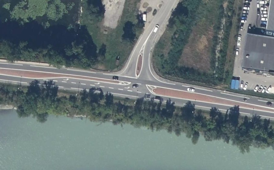 Vue aérienne du Rond-point anonyme n°1343024333