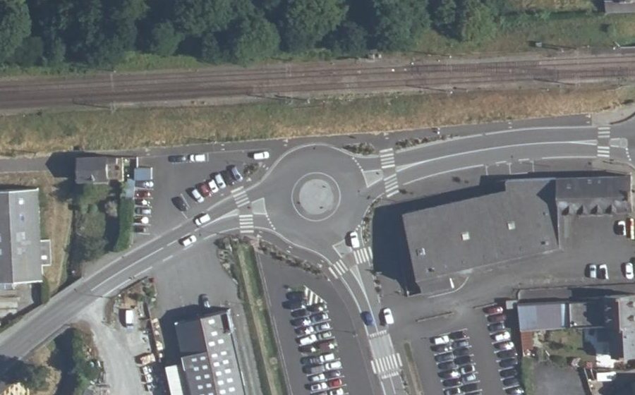 Vue aérienne du Rond-point anonyme n°1343030455