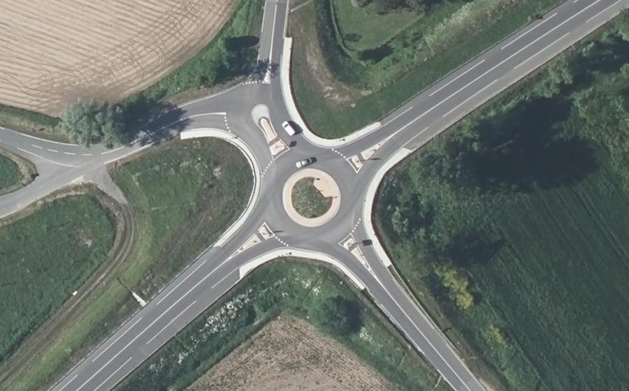 Vue aérienne du Rond-point anonyme n°1344756688
