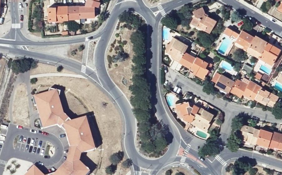 Vue aérienne du Rond-point anonyme n°1344800153