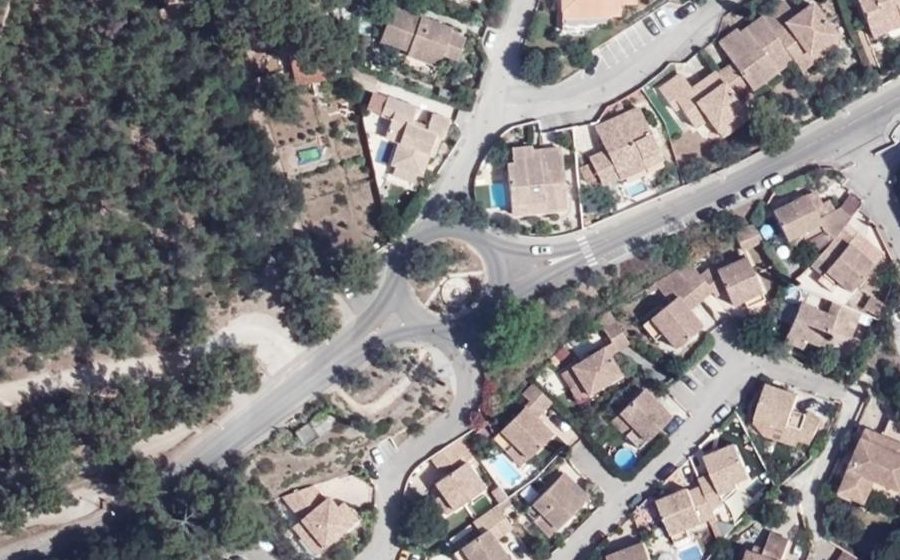 Vue aérienne du Rond-point anonyme n°134544859