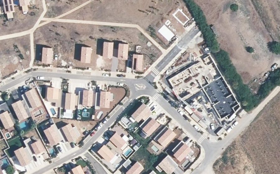 Vue aérienne du Rond-point anonyme n°1346220402