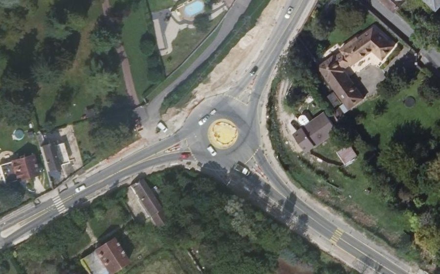 Vue aérienne du Rond-point anonyme n°1346338596