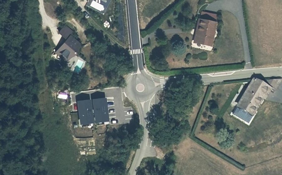 Vue aérienne du Rond-point anonyme n°1346995173