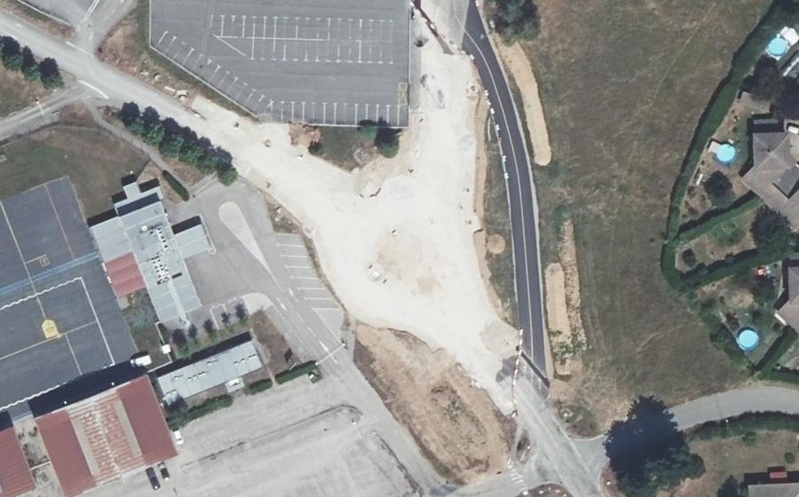 Vue aérienne du Rond-point anonyme n°1347334441
