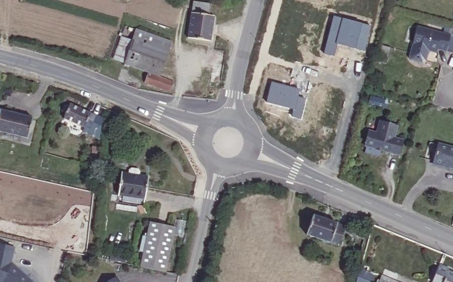 Vue aérienne du Rond-point anonyme n°1347382913