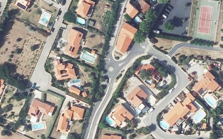 Vue aérienne du Rond-point anonyme n°1347689722