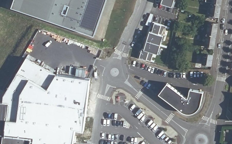 Vue aérienne du Rond-point anonyme n°1347996962