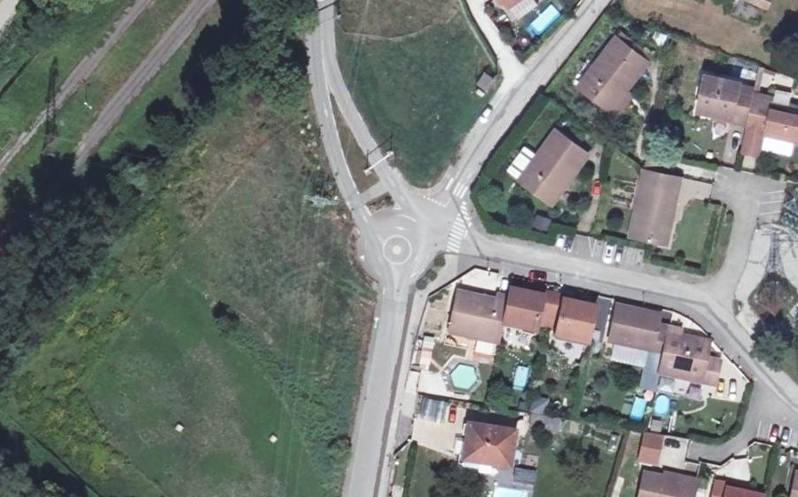 Vue aérienne du Rond-point anonyme n°1348197674