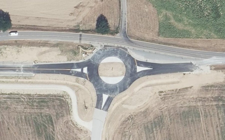 Vue aérienne du Rond-point anonyme n°1348382347