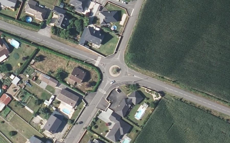 Vue aérienne du Rond-point anonyme n°1348500571